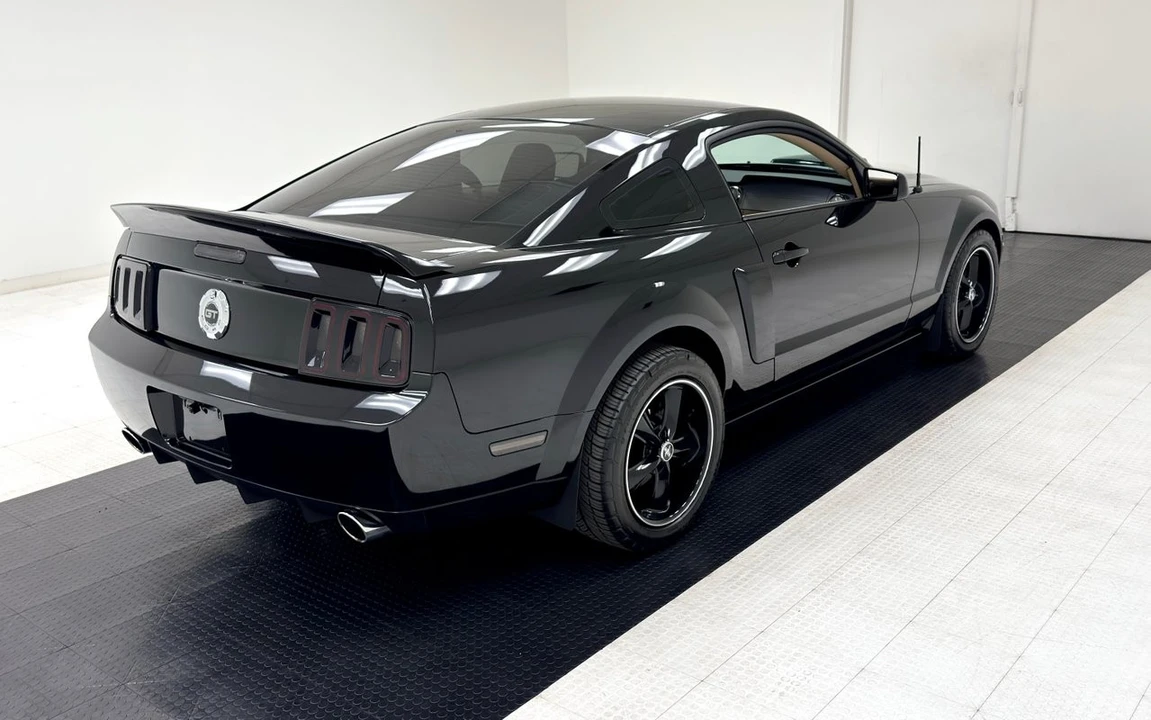 2009 Ford S197 Mustang - Image 5 of 12