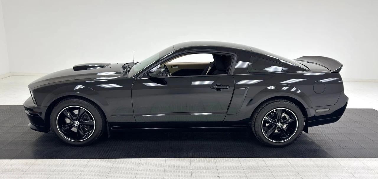 2009 Ford S197 Mustang - Image 2 of 12