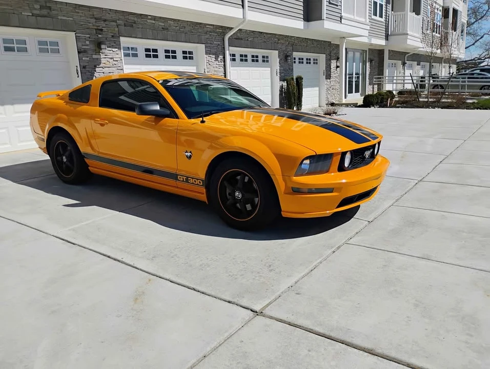 2009 Ford S197 Mustang - Image 2 of 10