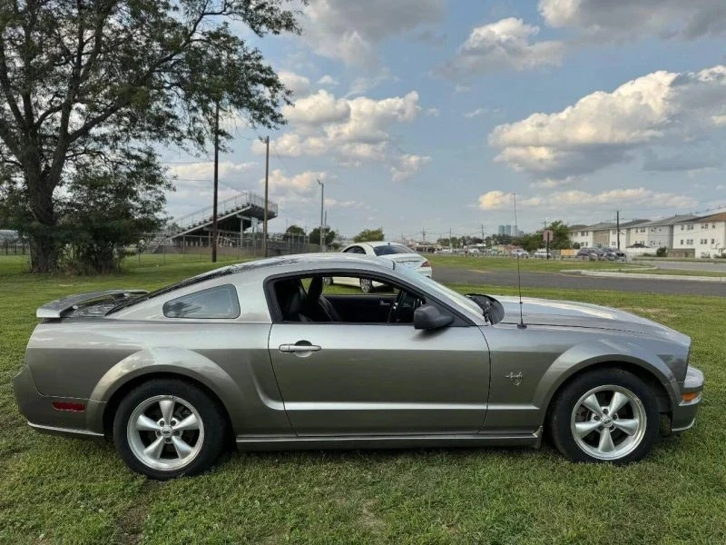 2009 Ford S197 Mustang - Image 9 of 12