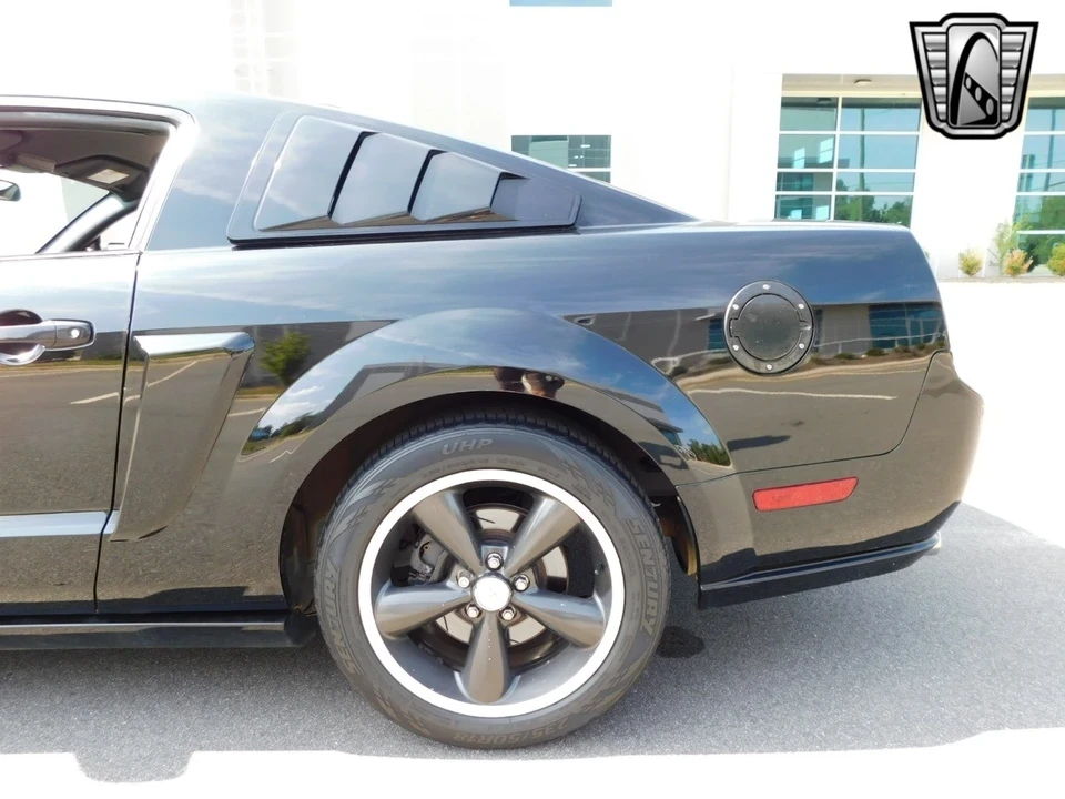 2009 Ford S197 Mustang - Image 9 of 12