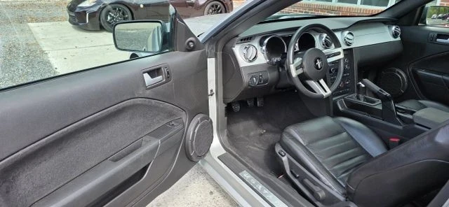 2009 Ford S197 Mustang - Image 10 of 16