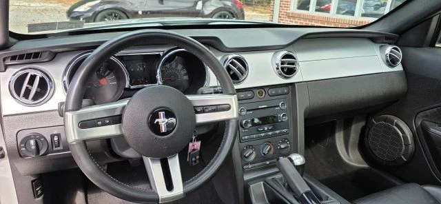 2009 Ford S197 Mustang - Image 12 of 16