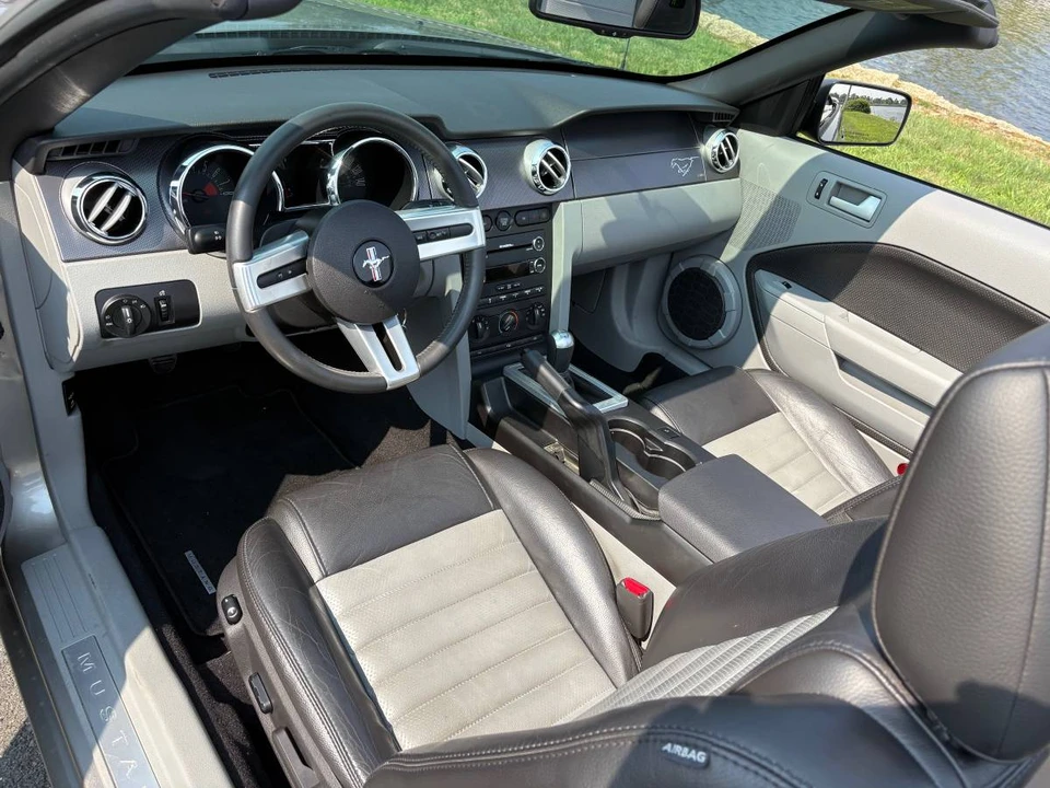 2009 Ford S197 Mustang - Image 13 of 19