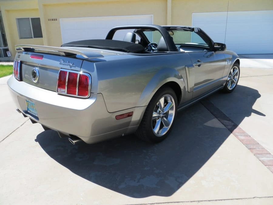 2009 Ford S197 Mustang - Image 3 of 10