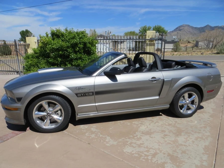 2009 Ford S197 Mustang - Image 2 of 10