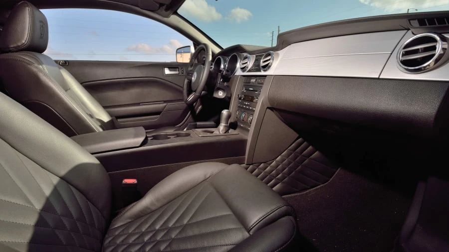 2009 Ford S197 Mustang - Image 5 of 12