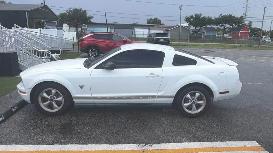 2009 Ford S197 Mustang - Image 3 of 5
