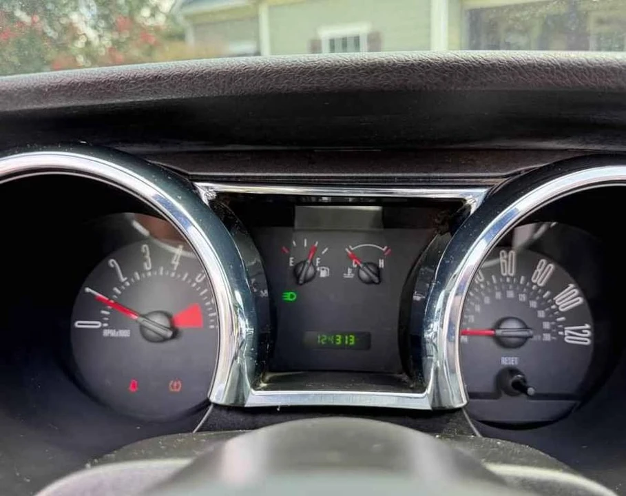 2009 Ford S197 Mustang - Image 5 of 6