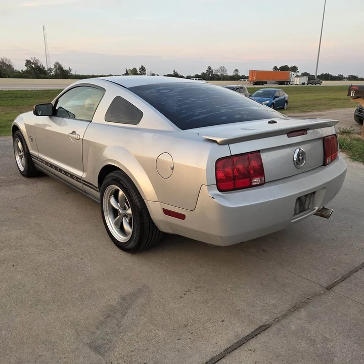 2009 Ford S197 Mustang - Image 7 of 13