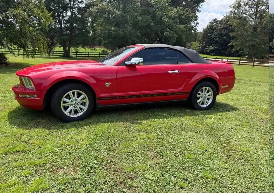 2009 Ford S197 Mustang - Image 2 of 6