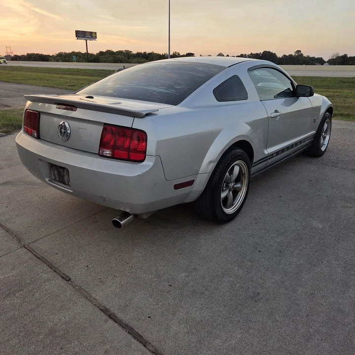 2009 Ford S197 Mustang - Image 6 of 13