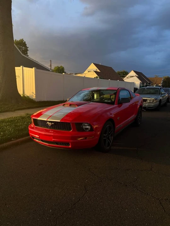 2009 Ford S197 Mustang - Image 2 of 5