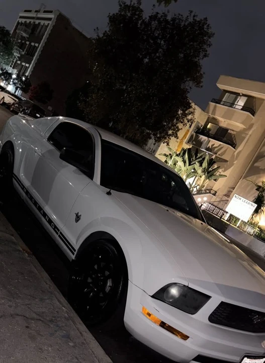 2009 Ford S197 Mustang - Image 3 of 6