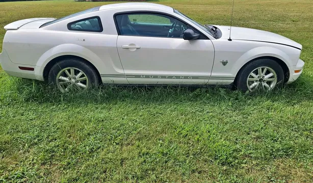2009 Ford Mustang V6 45th Edition