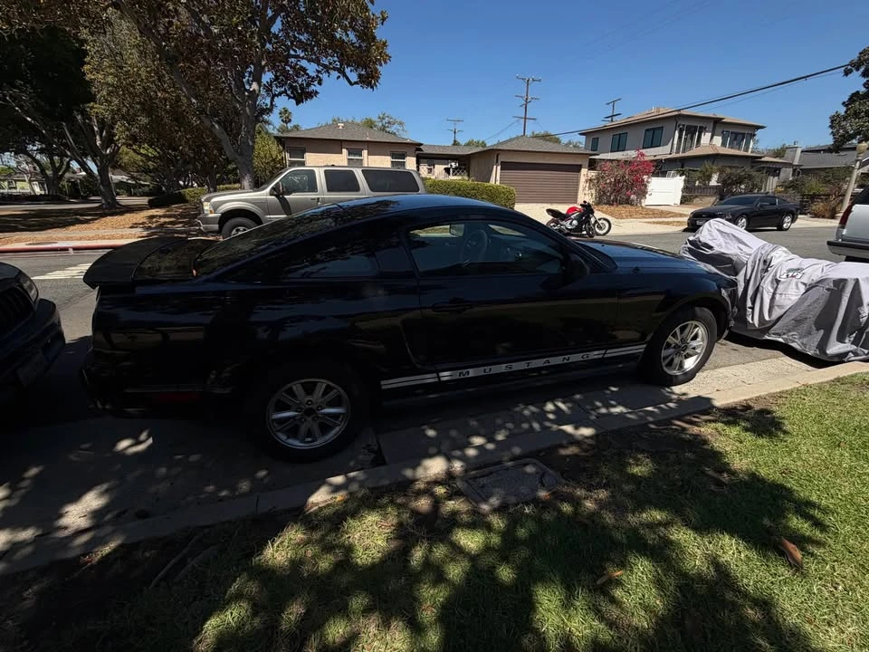 2009 Ford S197 Mustang - Image 2 of 6