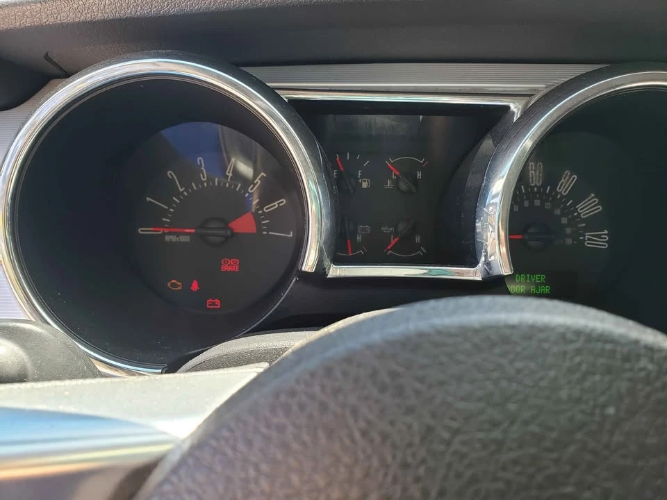 2009 Ford S197 Mustang - Image 11 of 14
