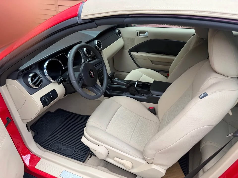 2009 Ford S197 Mustang - Image 6 of 8