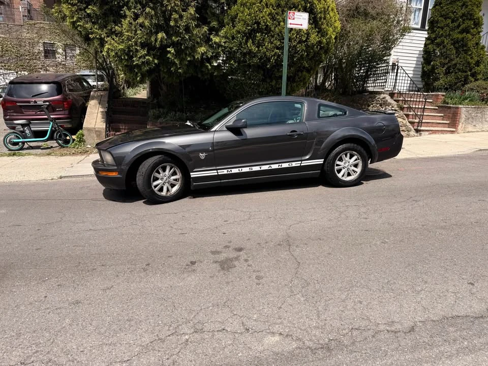 2009 Ford S197 Mustang - Image 2 of 17