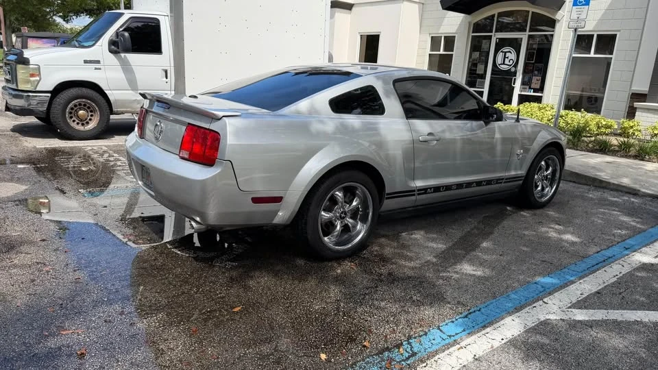 2009 Ford S197 Mustang - Image 10 of 20