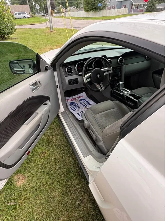 2009 Ford S197 Mustang - Image 5 of 7