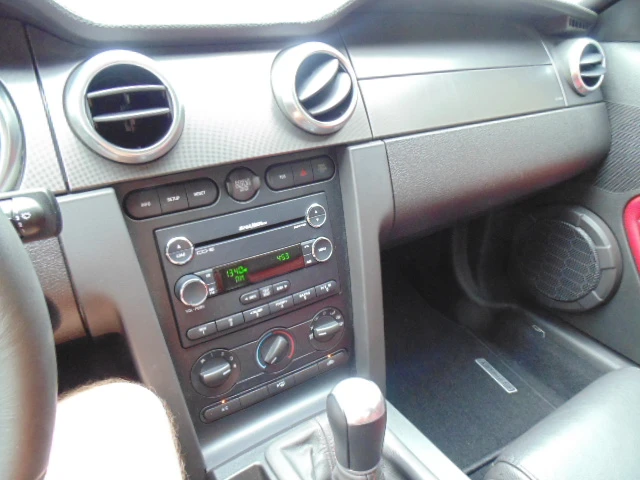 2009 Ford S197 Mustang - Image 16 of 24
