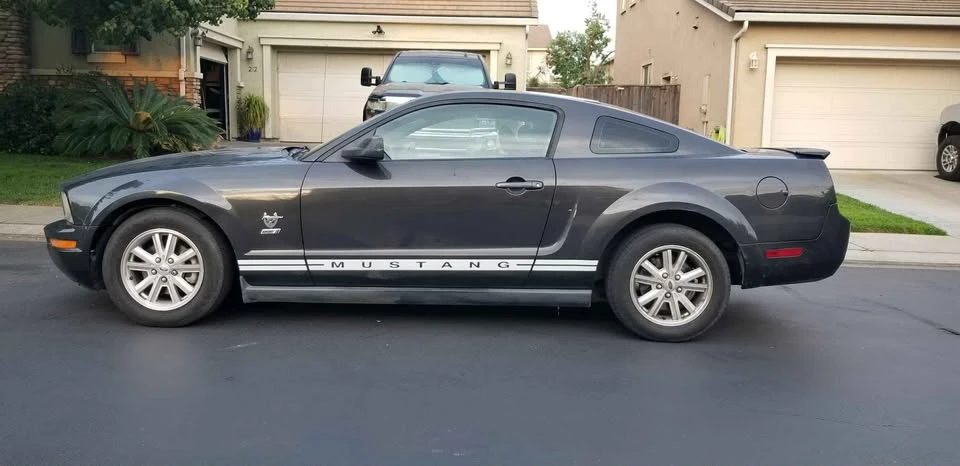 2009 Ford S197 Mustang - Image 4 of 11