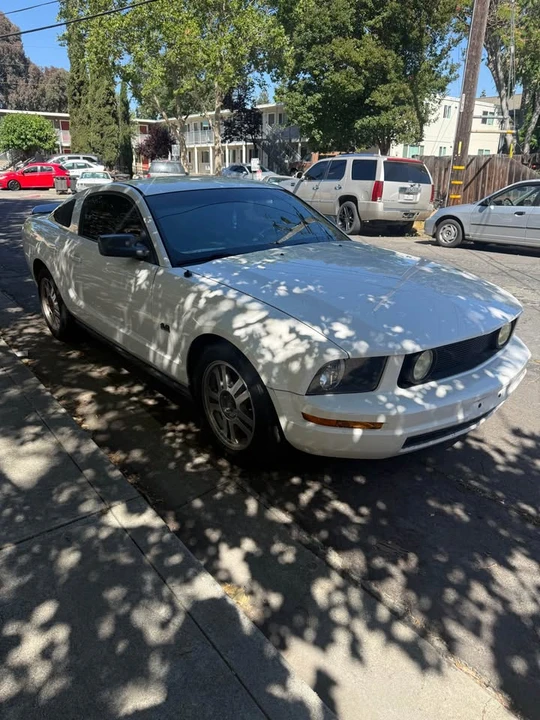 2009 Ford S197 Mustang - Image 2 of 8