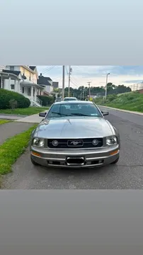 2009 Ford Mustang V6 Coupe 2D