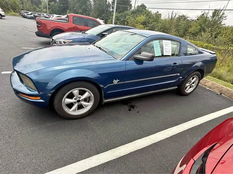 2009 Ford Mustang V6 Coupe 2D