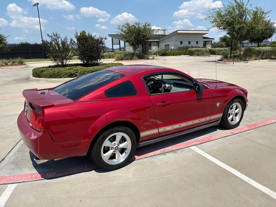 2009 Ford S197 Mustang - Image 2 of 9