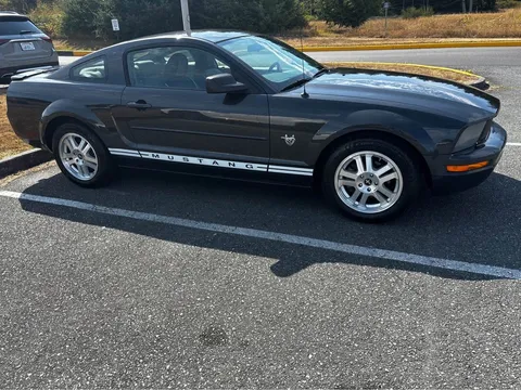 2009 Ford Mustang V6 Coupe 2D