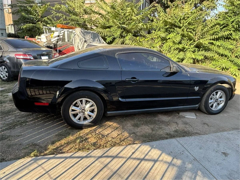 2009 Ford S197 Mustang - Image 6 of 8