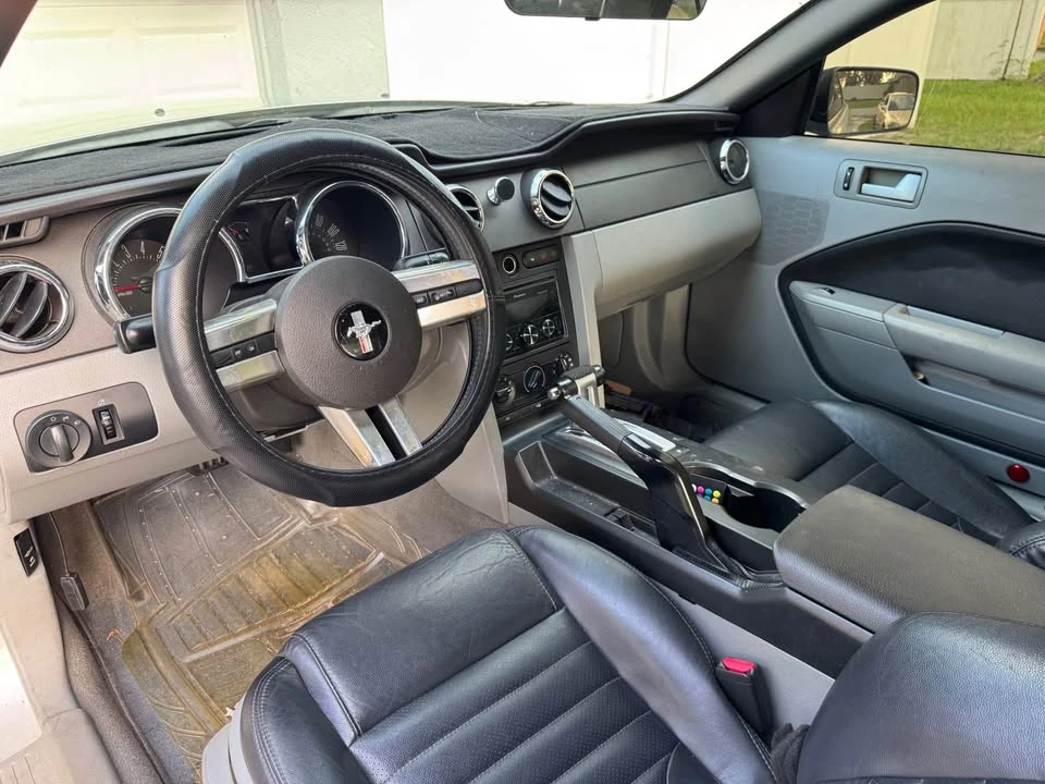 2009 Ford S197 Mustang - Image 6 of 12