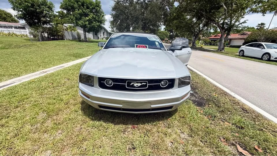 2009 Ford S197 Mustang - Image 5 of 8