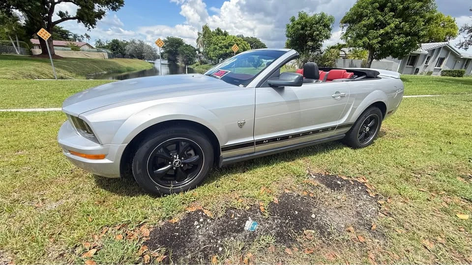 2009 Ford S197 Mustang - Image 2 of 8