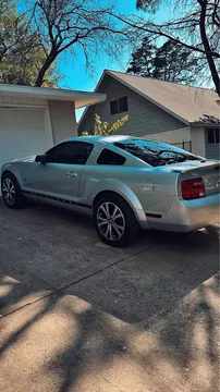 2009 Ford Mustang V6 Premium Coupe 2D