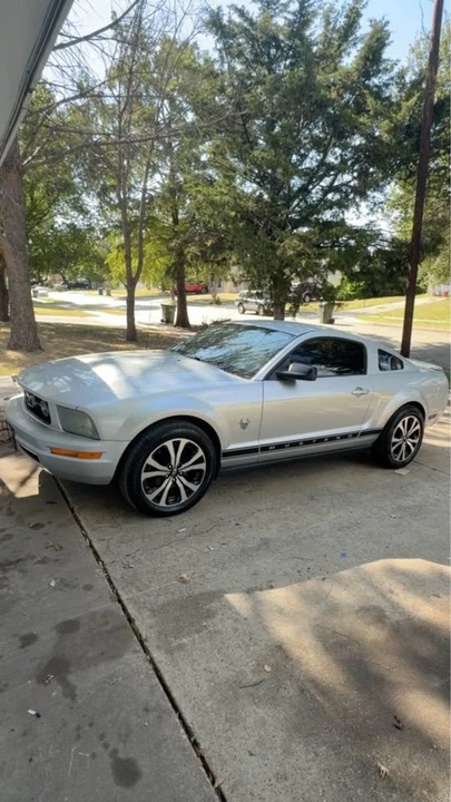 2009 Ford S197 Mustang - Image 2 of 5