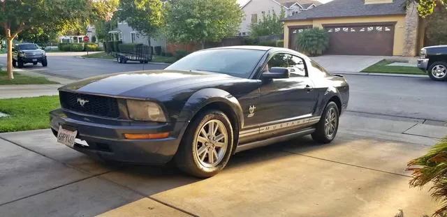 2009 Ford Mustang V6 Premium Coupe 2D
