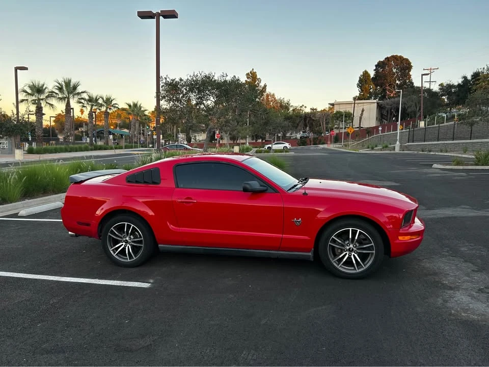 2009 Ford S197 Mustang - Image 2 of 13