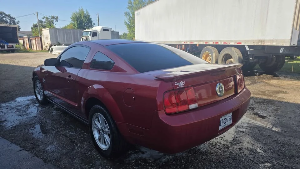 2009 Ford S197 Mustang - Image 2 of 7