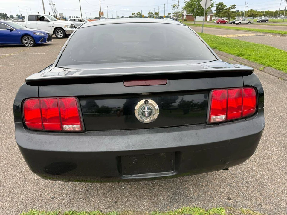 2009 Ford S197 Mustang - Image 8 of 24
