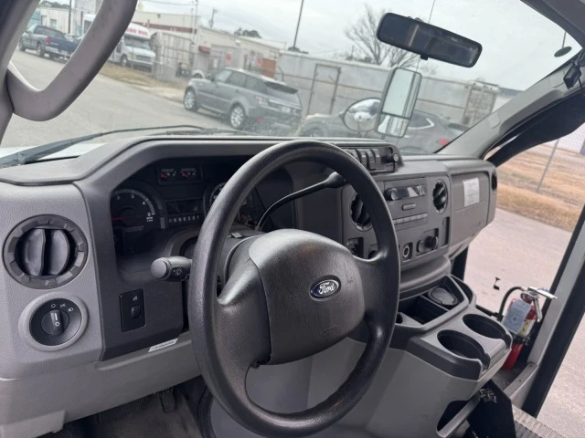 2009 Ford Econoline Van - Image 11 of 17