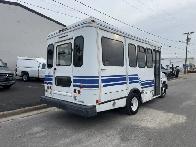 2009 Ford Econoline Van - Image 3 of 17