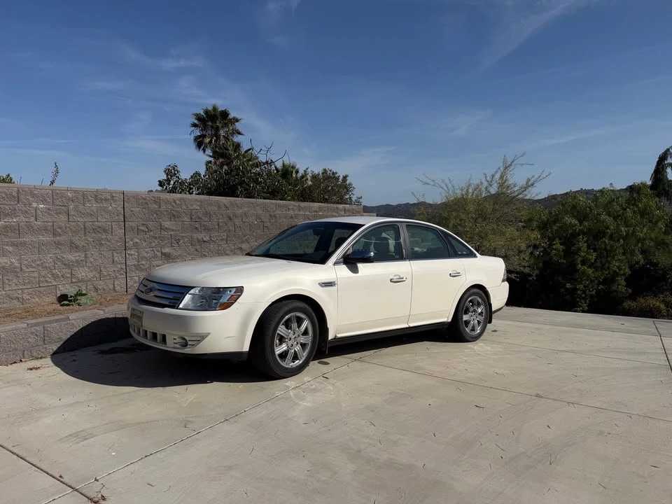 2009 Ford Taurus 5th Gen - Image 2 of 20