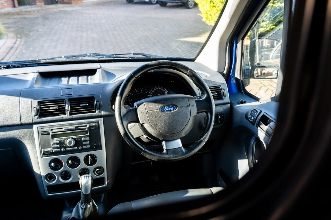 2009 Ford Transit Connect - Image 16 of 30