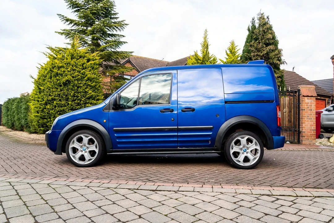 2009 Ford Transit Connect - Image 2 of 30