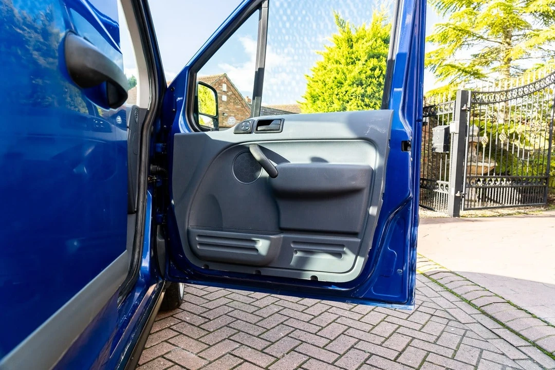 2009 Ford Transit Connect - Image 28 of 30