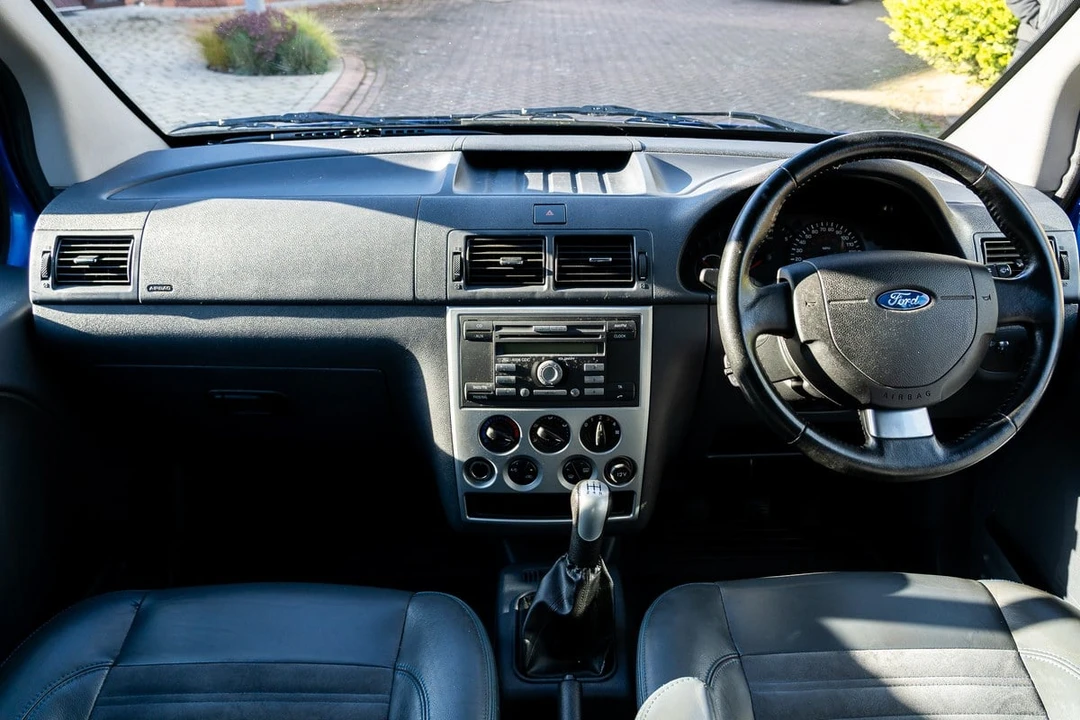 2009 Ford Transit Connect - Image 17 of 30