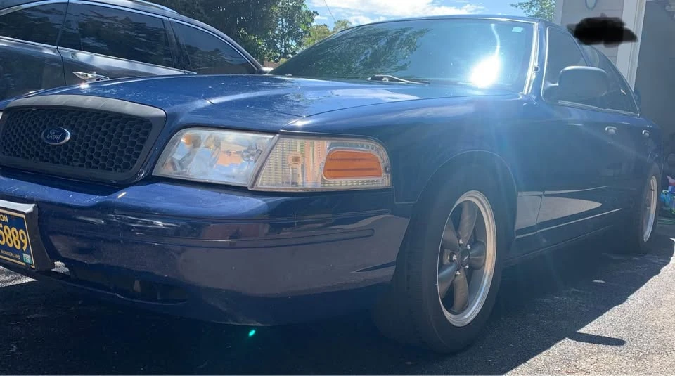 2009 Ford Crown Victoria - Image 2 of 8